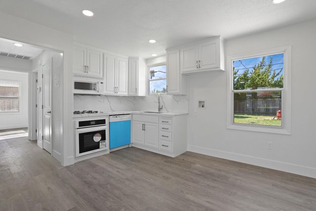 525 Eureka Ave, Lodi, CA 95240