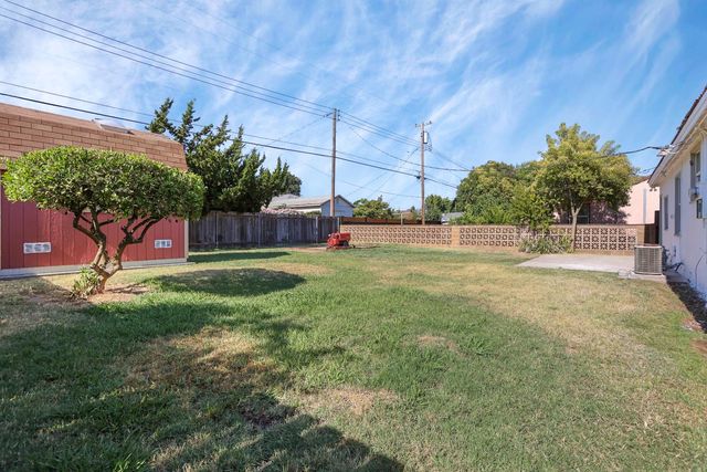 525 Eureka Ave, Lodi, CA 95240