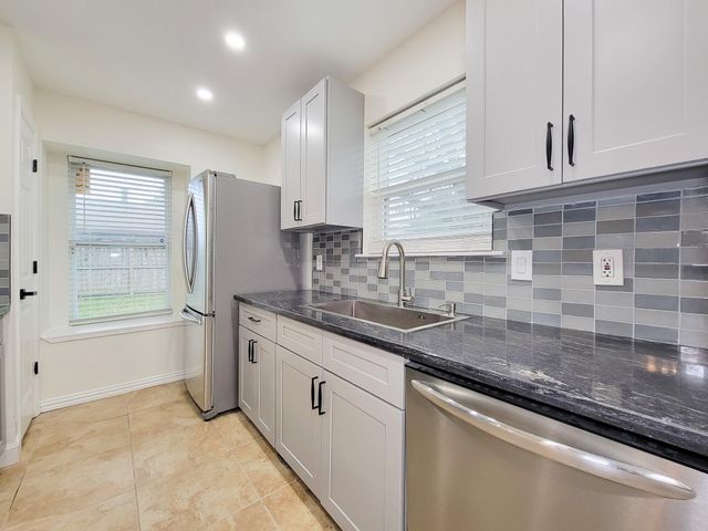 10010 Sagecanyon Drive, Houston, TX 77089