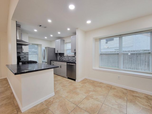 10010 Sagecanyon Drive, Houston, TX 77089