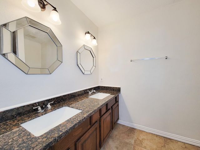 10010 Sagecanyon Drive, Houston, TX 77089