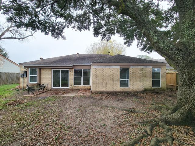 10010 Sagecanyon Drive, Houston, TX 77089