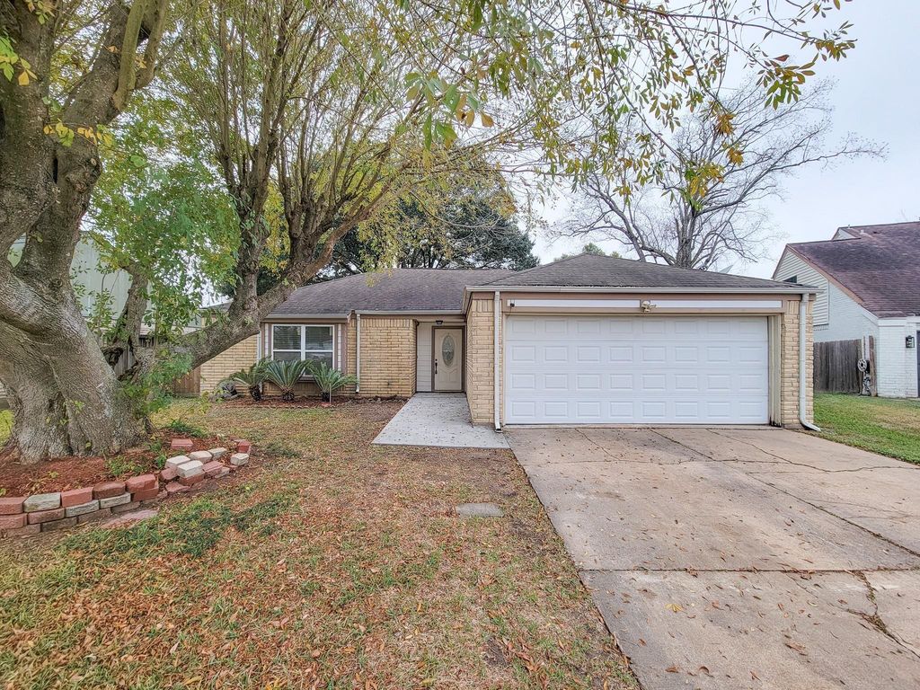 10010 Sagecanyon Drive, Houston, TX 77089