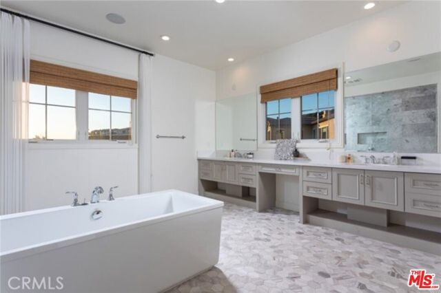119 Lanzon, Irvine, CA 92602