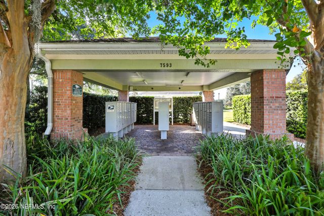 7522 RED CRANE Lane, Jacksonville, FL 32256