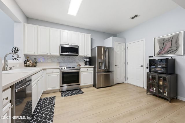 7522 RED CRANE Lane, Jacksonville, FL 32256