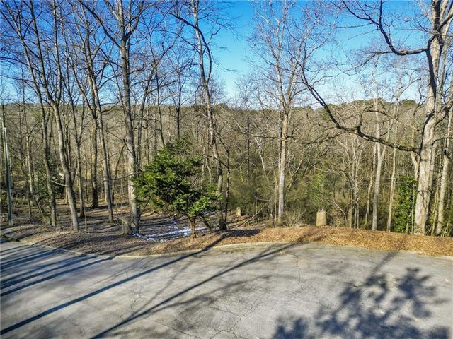 18 Geraldine SE Drive, Smyrna, GA 30082