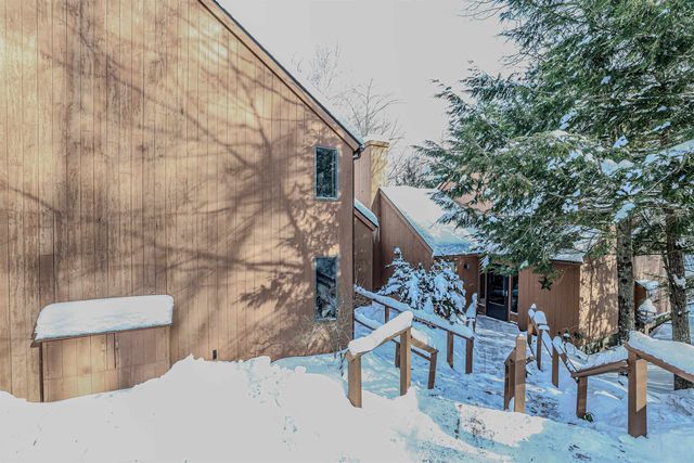 840 Cove Drive, Grantham, NH 03753