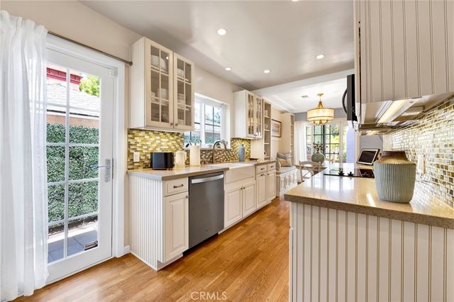 3374 Floyd, Los Angeles, CA 90068