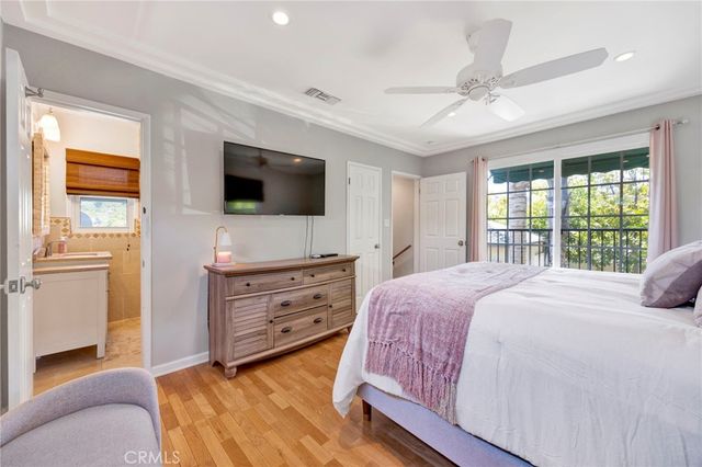 3374 Floyd, Los Angeles, CA 90068