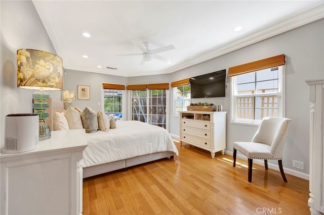 3374 Floyd, Los Angeles, CA 90068