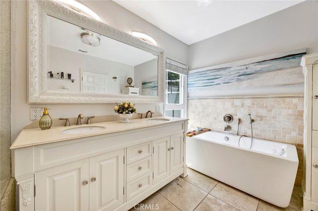 3374 Floyd, Los Angeles, CA 90068