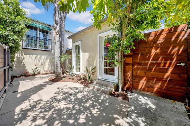 3374 Floyd, Los Angeles, CA 90068