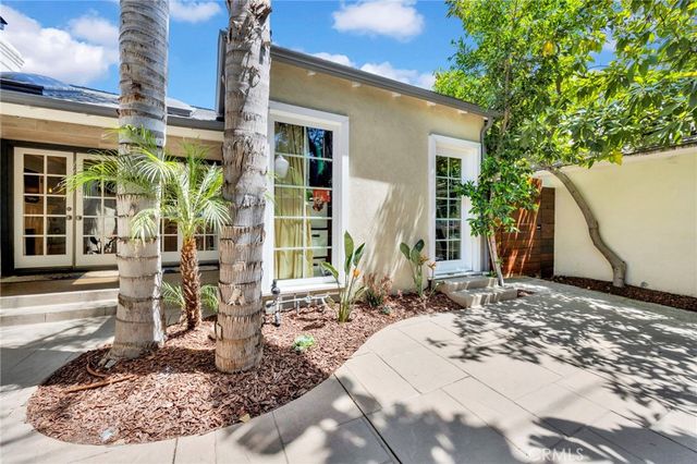 3374 Floyd, Los Angeles, CA 90068