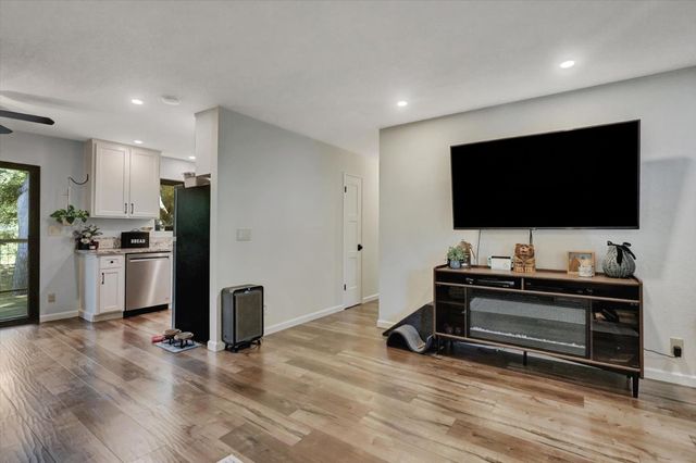 17742 Silver Pine Dr, Penn Valley, CA 95946