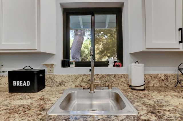 17742 Silver Pine Dr, Penn Valley, CA 95946