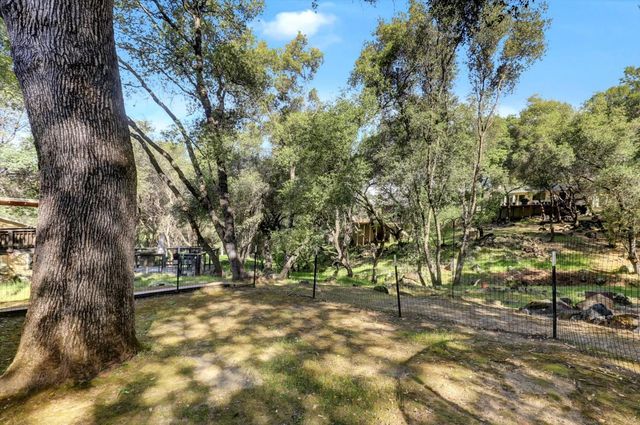 17742 Silver Pine Dr, Penn Valley, CA 95946