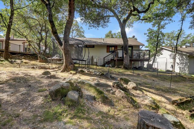 17742 Silver Pine Dr, Penn Valley, CA 95946