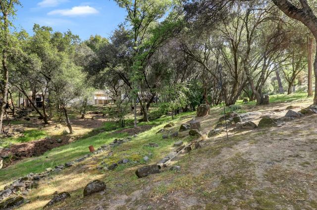 17742 Silver Pine Dr, Penn Valley, CA 95946