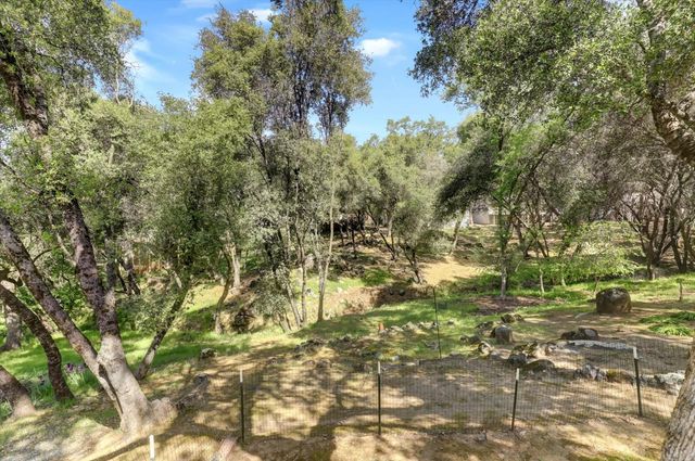 17742 Silver Pine Dr, Penn Valley, CA 95946