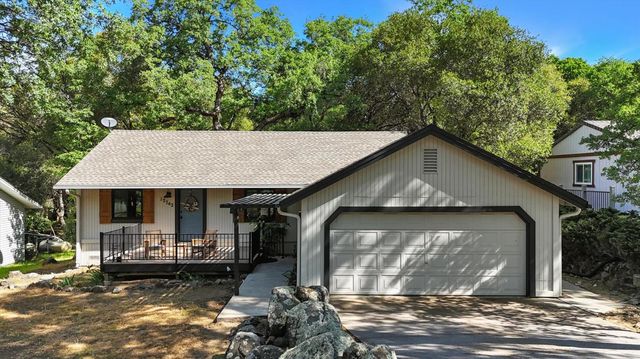 17742 Silver Pine Dr, Penn Valley, CA 95946