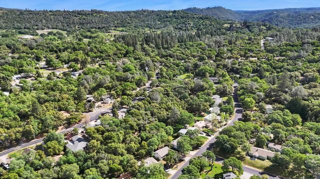 17742 Silver Pine Dr, Penn Valley, CA 95946