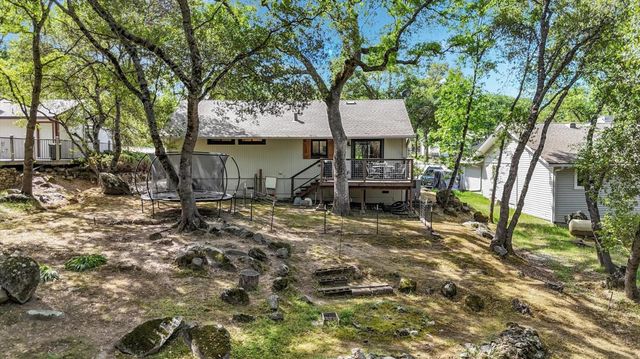 17742 Silver Pine Dr, Penn Valley, CA 95946