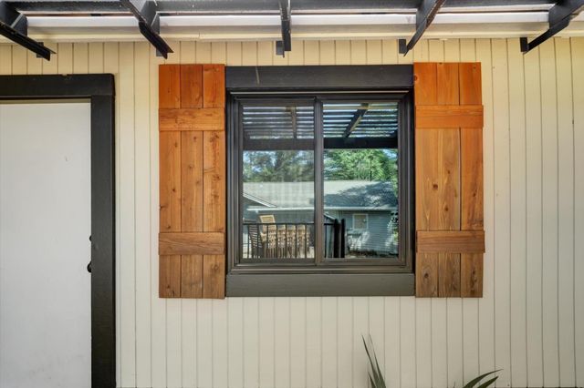 17742 Silver Pine Dr, Penn Valley, CA 95946