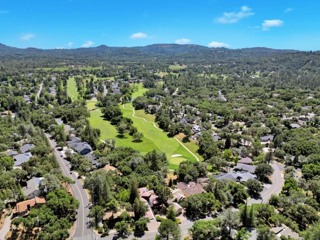 17742 Silver Pine Dr, Penn Valley, CA 95946