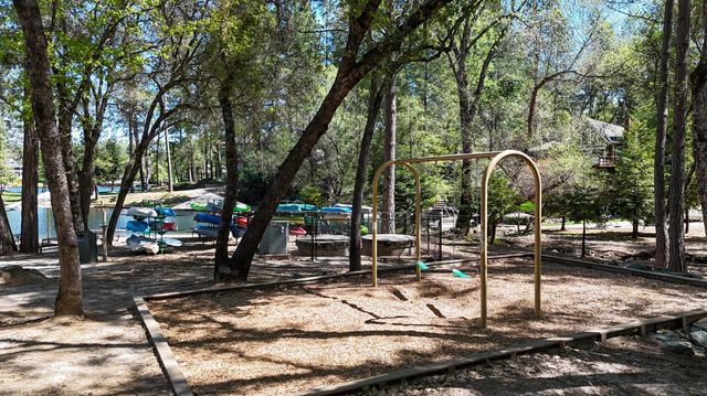 17742 Silver Pine Dr, Penn Valley, CA 95946