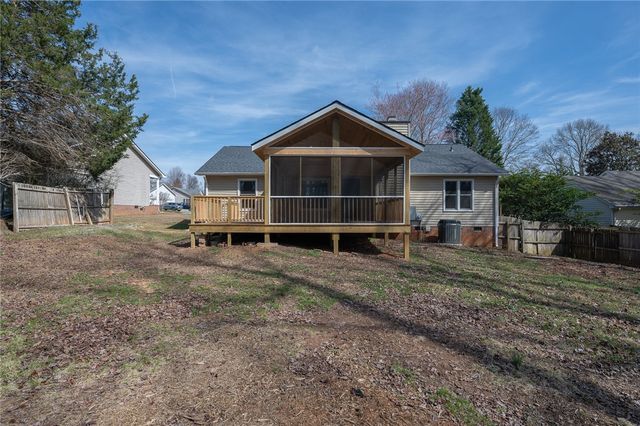 200 Dunwoody Drive, Simpsonville, SC 29681