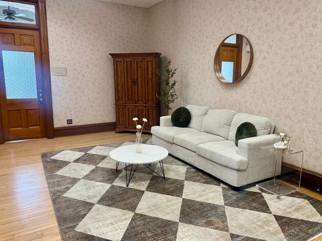 200 S Main Street 5, Naperville, IL 60540