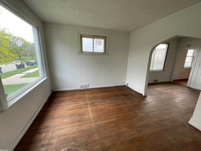 10411 Sterritt Street, Detroit, MI 48213