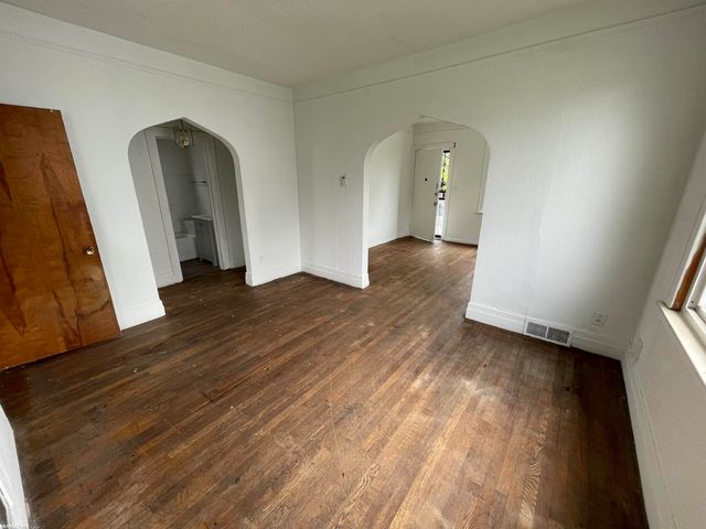 10411 Sterritt Street, Detroit, MI 48213