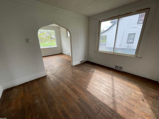 10411 Sterritt Street, Detroit, MI 48213