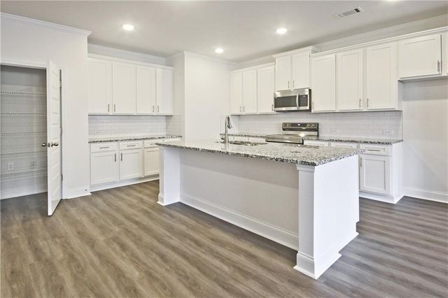 3845 Billabong Trail 111, Gainesville, GA 30506