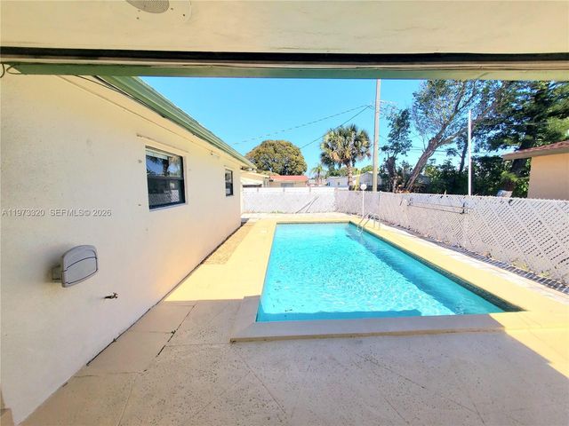 7791 NW 39th St, Hollywood, FL 33024