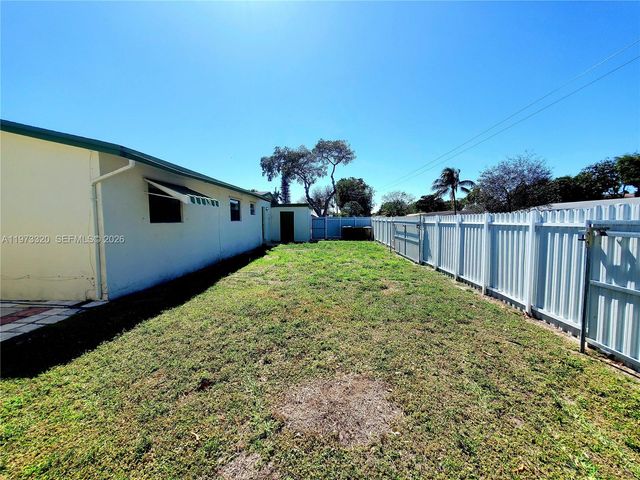 7791 NW 39th St, Hollywood, FL 33024