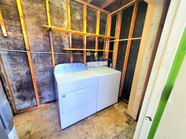 7791 NW 39th St, Hollywood, FL 33024