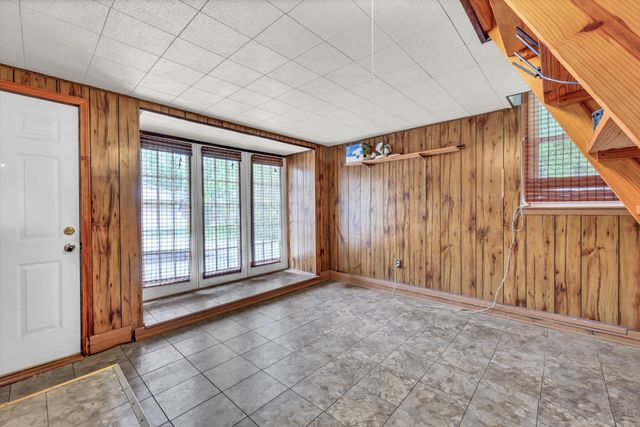 62 Bel Air Blvd, Clarksville, TN 37042