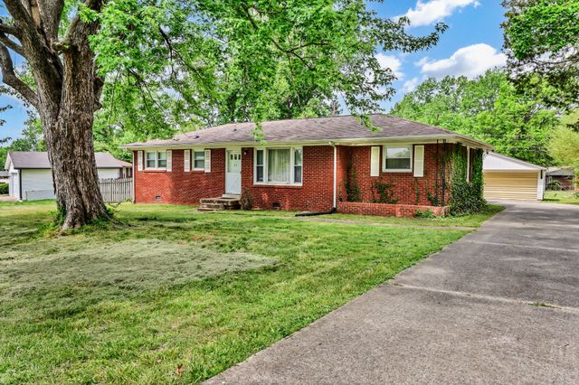 62 Bel Air Blvd, Clarksville, TN 37042