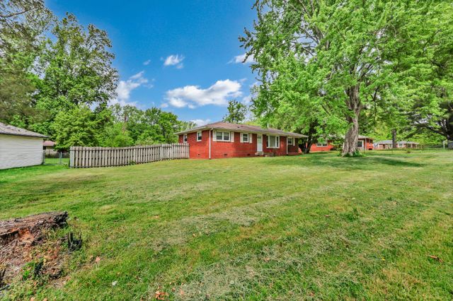 62 Bel Air Blvd, Clarksville, TN 37042