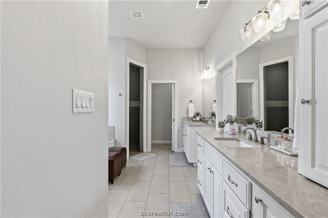 3333 Stoneleigh, Bryan, TX 77808