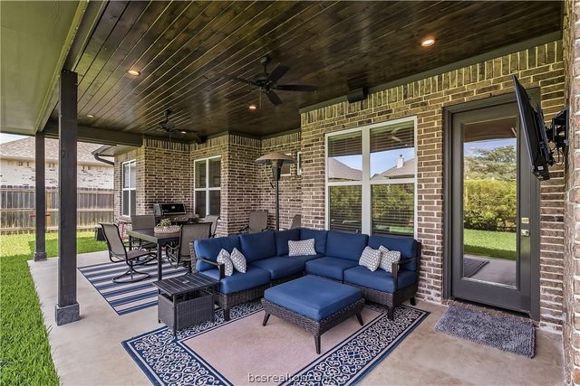 3333 Stoneleigh, Bryan, TX 77808
