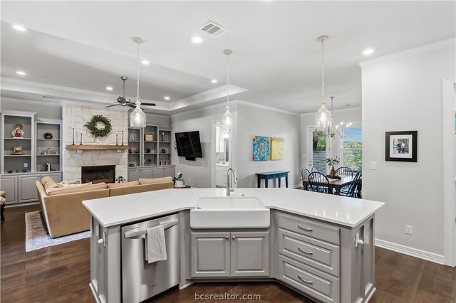 3333 Stoneleigh, Bryan, TX 77808