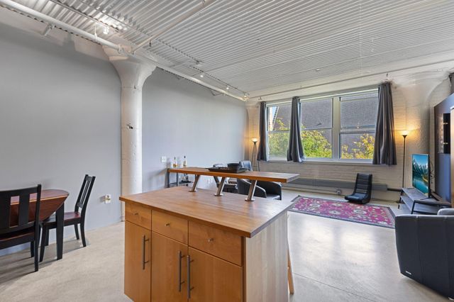 225 9th Street E 409, Saint Paul, MN 55101