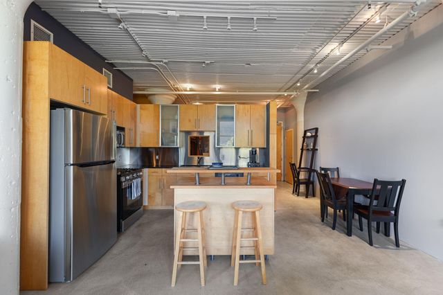 225 9th Street E 409, Saint Paul, MN 55101