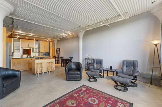 225 9th Street E 409, Saint Paul, MN 55101