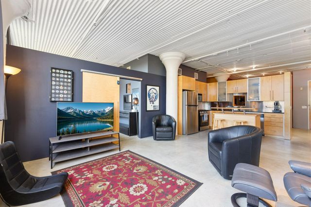 225 9th Street E 409, Saint Paul, MN 55101