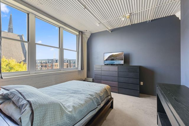 225 9th Street E 409, Saint Paul, MN 55101